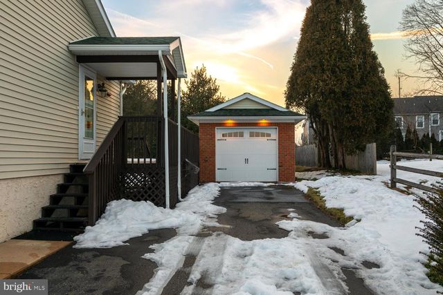 40 HARVEST RD, Lancaster, PA 17602