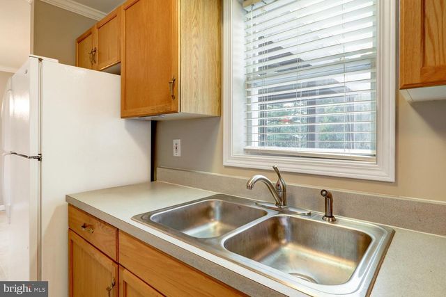 40 HARVEST RD, Lancaster, PA 17602