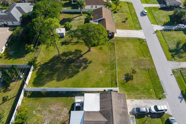 171 SE Dwight Avenue, Port St Lucie, FL 34983