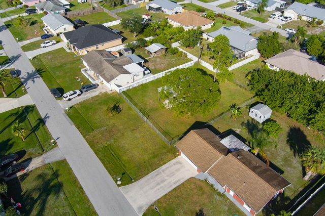 171 SE Dwight Avenue, Port St Lucie, FL 34983