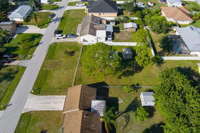 171 SE Dwight Avenue, Port St Lucie, FL 34983