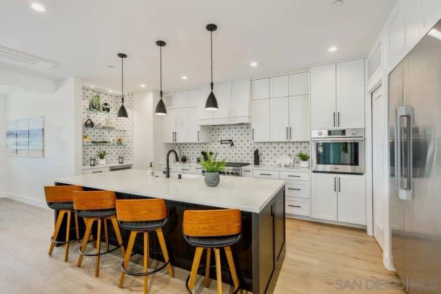 478 Orange Ave, Coronado, CA 92118