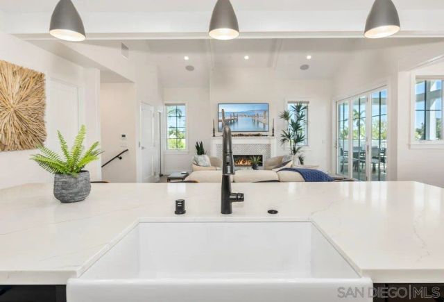 478 Orange Ave, Coronado, CA 92118