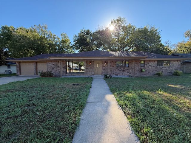 607 Turtle Creek Drive, Greenville, TX 75402