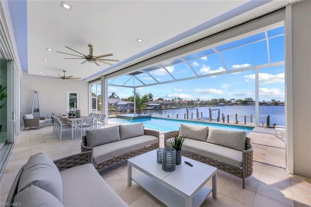 5020 Pelican BLVD, Cape Coral, FL 33914