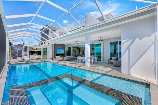5020 Pelican BLVD, Cape Coral, FL 33914
