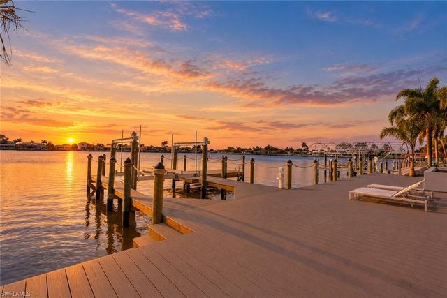 5020 Pelican BLVD, Cape Coral, FL 33914
