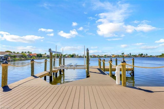 5020 Pelican BLVD, Cape Coral, FL 33914