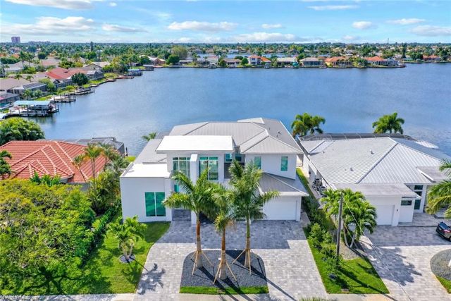 5020 Pelican BLVD, Cape Coral, FL 33914