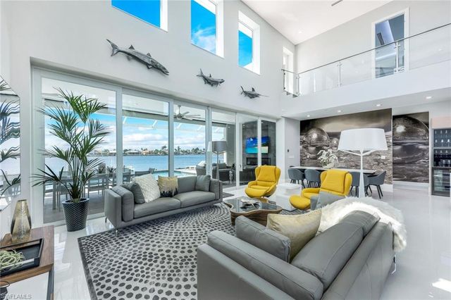 5020 Pelican BLVD, Cape Coral, FL 33914