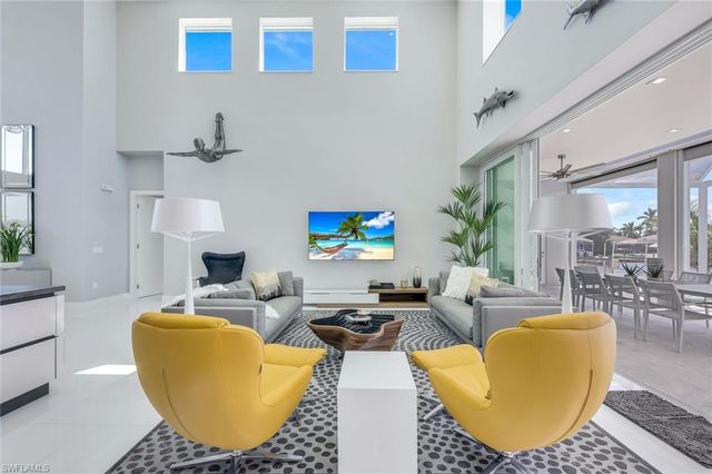 5020 Pelican BLVD, Cape Coral, FL 33914