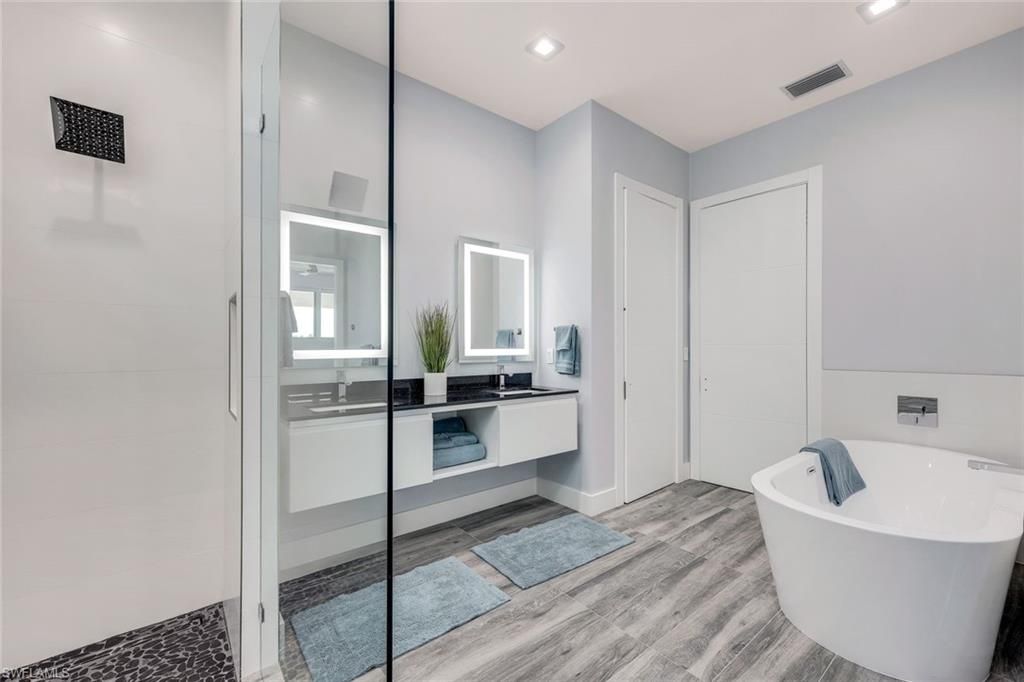 Image 29 of property listing at 5020 Pelican BLVD, Cape Coral, FL 33914
