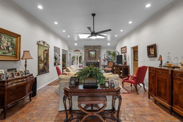 7510 W Briar Rose Drive, Houston, TX 77063