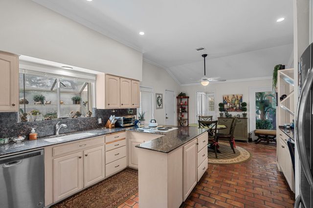 7510 W Briar Rose Drive, Houston, TX 77063