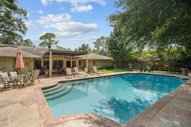 7510 W Briar Rose Drive, Houston, TX 77063