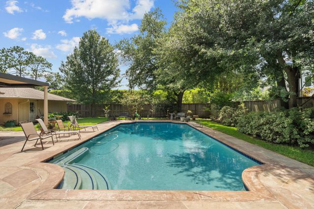 7510 W Briar Rose Drive, Houston, TX 77063
