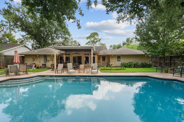 7510 W Briar Rose Drive, Houston, TX 77063