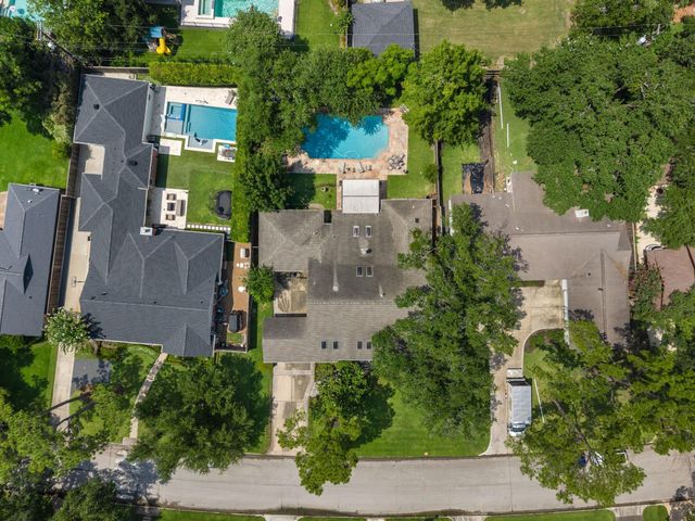 7510 W Briar Rose Drive, Houston, TX 77063