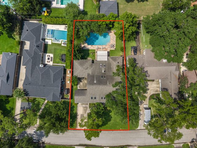7510 W Briar Rose Drive, Houston, TX 77063