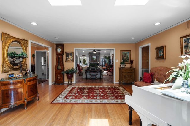 7510 W Briar Rose Drive, Houston, TX 77063