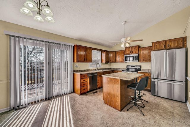 825 Harmon CIR, Roanoke, VA 24019