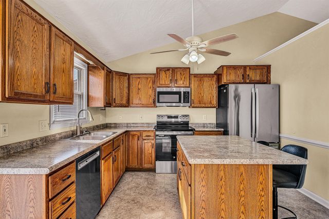 825 Harmon CIR, Roanoke, VA 24019