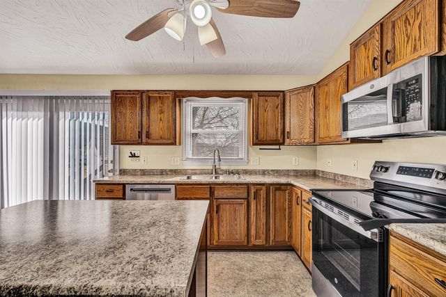 825 Harmon CIR, Roanoke, VA 24019