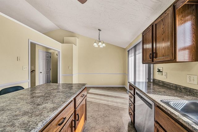 825 Harmon CIR, Roanoke, VA 24019