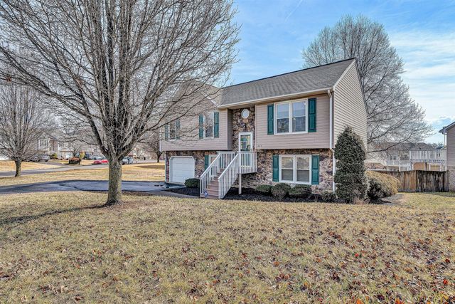 825 Harmon CIR, Roanoke, VA 24019