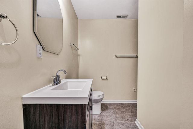 825 Harmon CIR, Roanoke, VA 24019