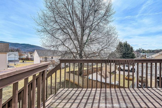 825 Harmon CIR, Roanoke, VA 24019