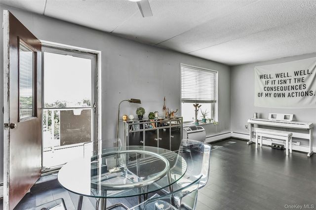 135 Post Avenue 6B, Westbury, NY 11590