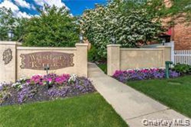 135 Post Avenue 6B, Westbury, NY 11590