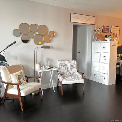 135 Post Avenue 6B, Westbury, NY 11590