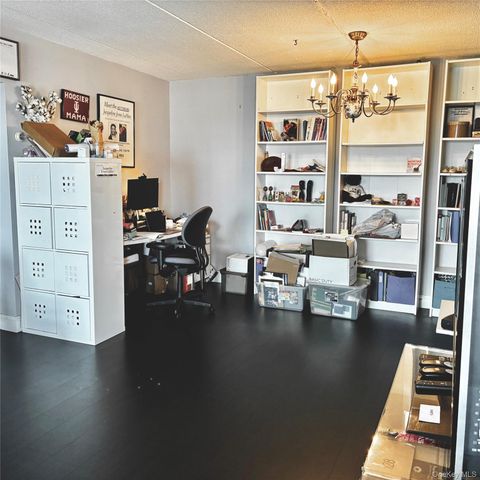 135 Post Avenue 6B, Westbury, NY 11590