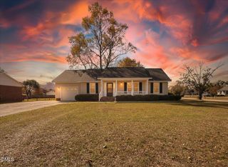 1886 Windlock Drive, Fayetteville, NC 28304