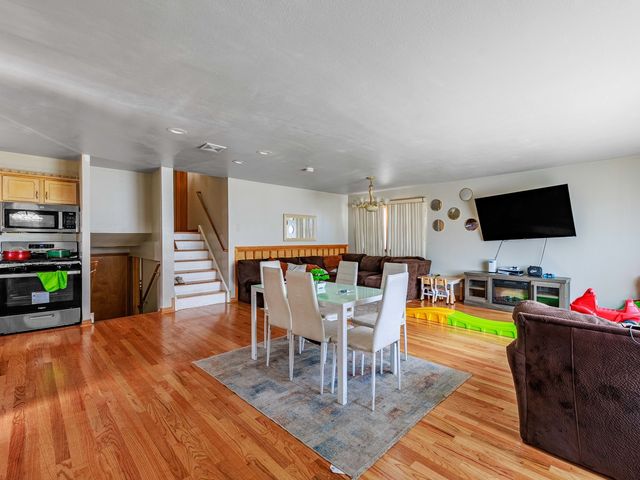 7832 Lamon Avenue, Burbank, IL 60459