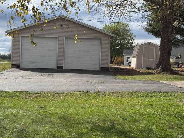 3663 White Road, Spencer, IN 47460