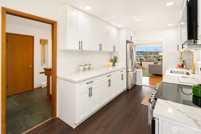 4006 26th Avenue W, Seattle, WA 98199