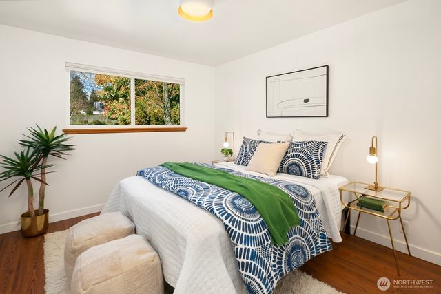 4006 26th Avenue W, Seattle, WA 98199