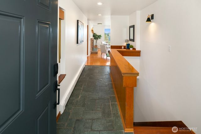 4006 26th Avenue W, Seattle, WA 98199