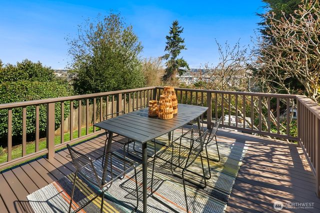 4006 26th Avenue W, Seattle, WA 98199