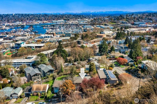 4006 26th Avenue W, Seattle, WA 98199