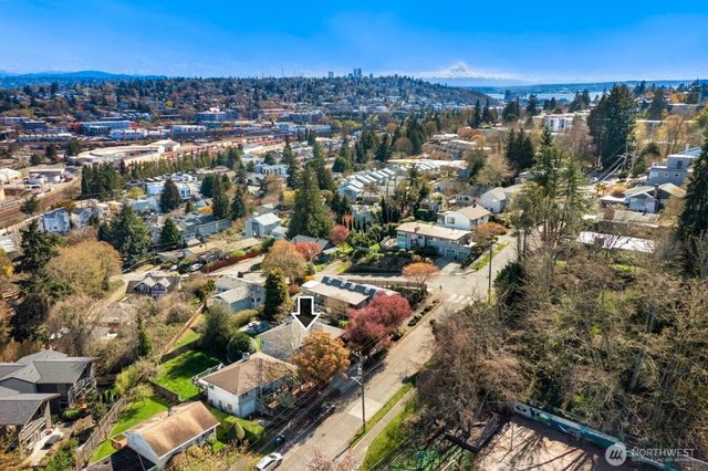 4006 26th Avenue W, Seattle, WA 98199