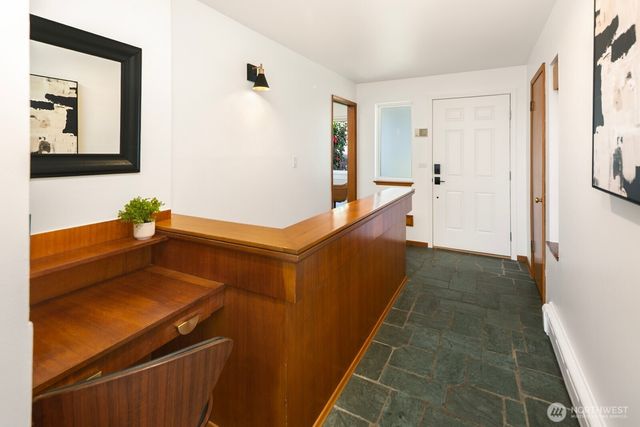 4006 26th Avenue W, Seattle, WA 98199