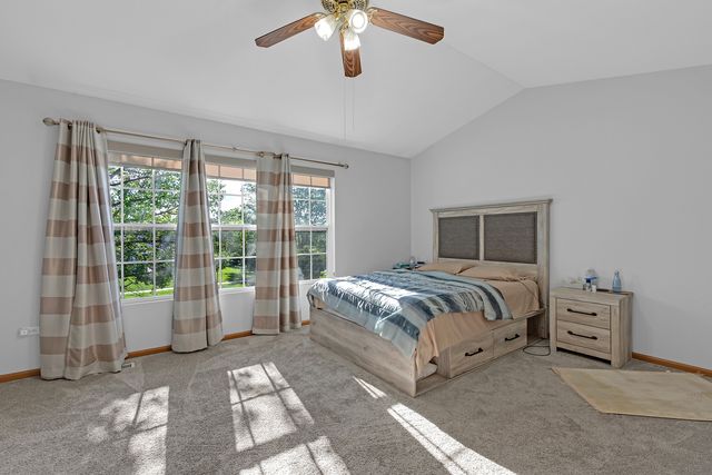 158 N Palmer Drive, Bolingbrook, IL 60490