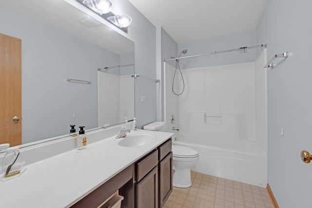 158 N Palmer Drive, Bolingbrook, IL 60490