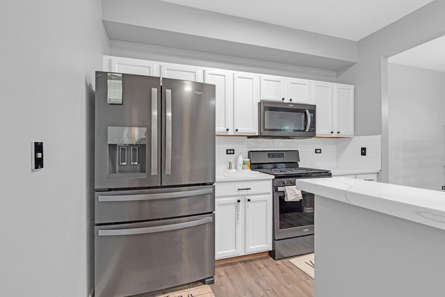 158 N Palmer Drive, Bolingbrook, IL 60490
