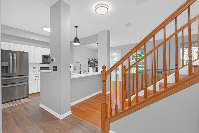 158 N Palmer Drive, Bolingbrook, IL 60490