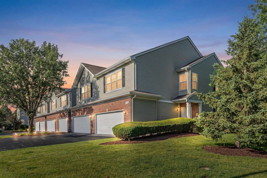 158 N Palmer Drive, Bolingbrook, IL 60490